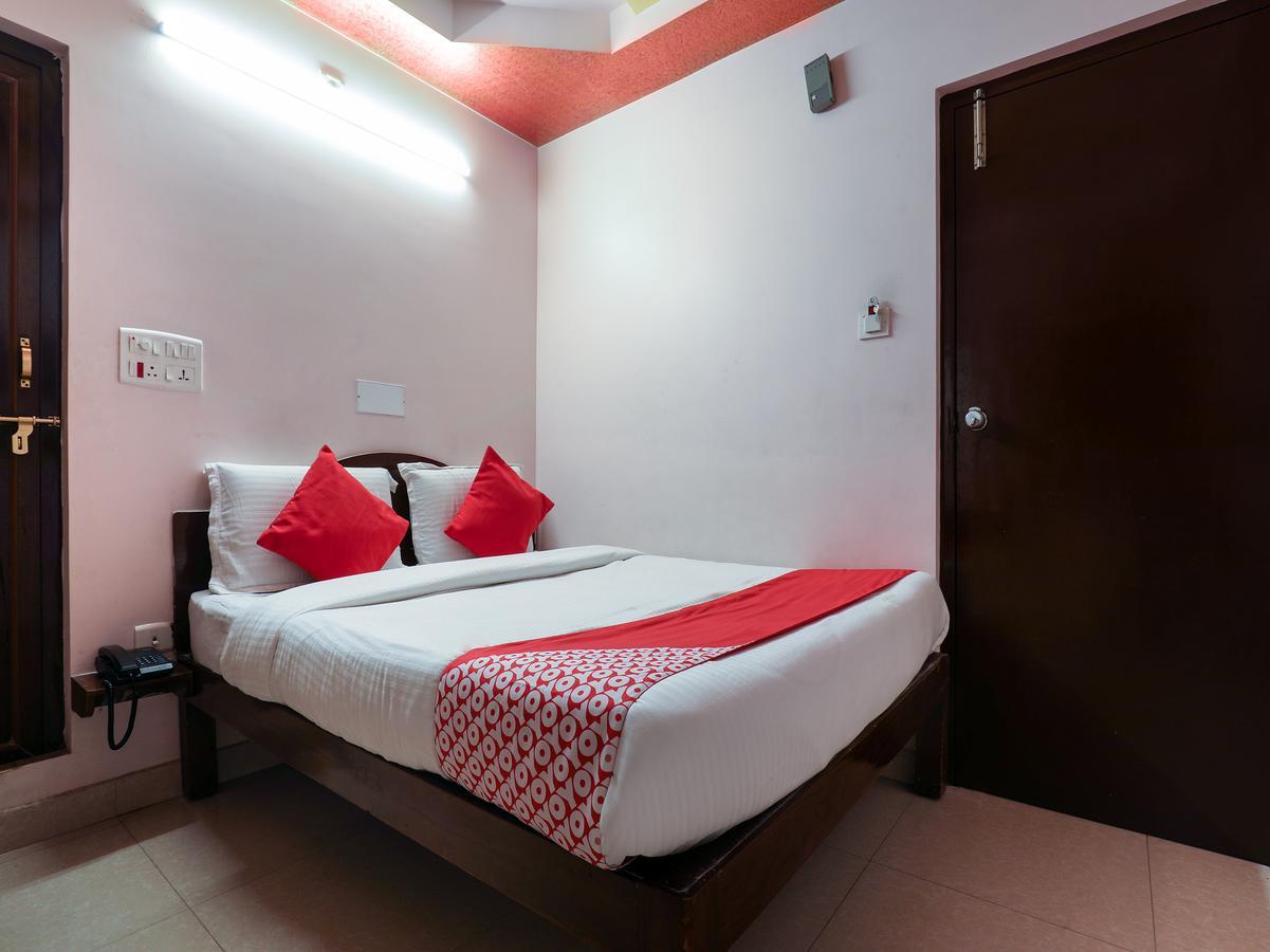 ויסאקפאטנם Oyo 10711 Hotel Nsnr Residency מראה חיצוני תמונה
