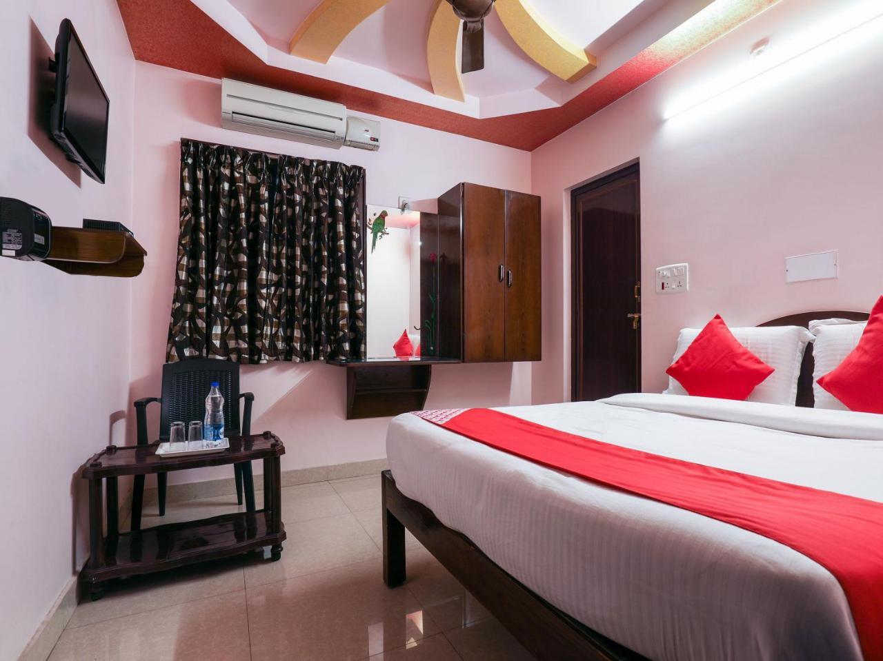 ויסאקפאטנם Oyo 10711 Hotel Nsnr Residency מראה חיצוני תמונה