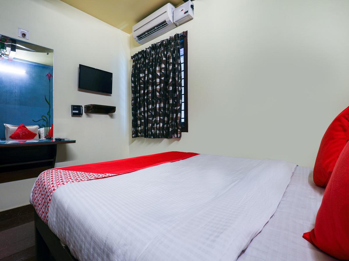 ויסאקפאטנם Oyo 10711 Hotel Nsnr Residency מראה חיצוני תמונה