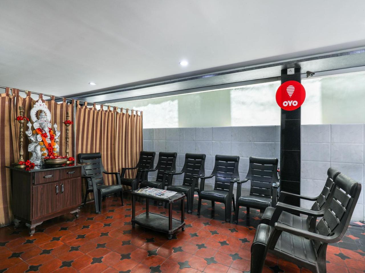 ויסאקפאטנם Oyo 10711 Hotel Nsnr Residency מראה חיצוני תמונה